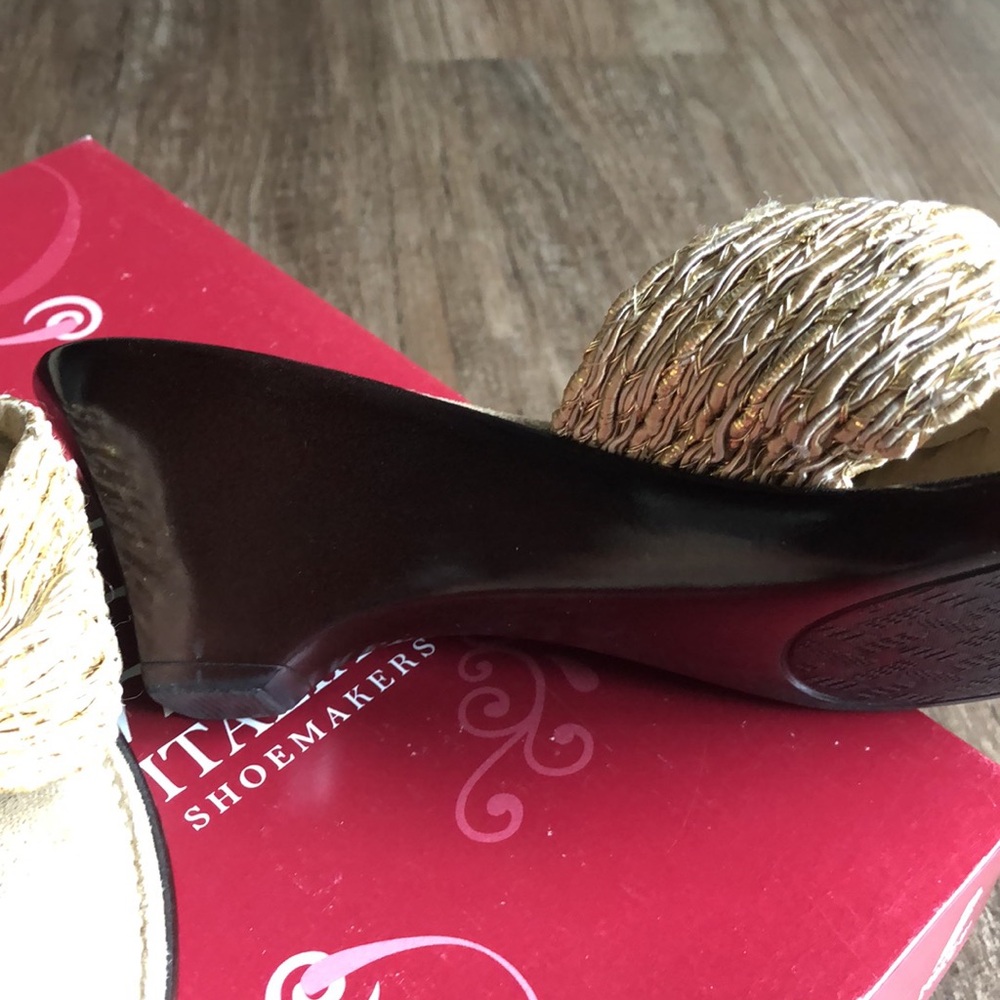 Italian Shoemakers Tan Sandals with Tassel Detail - Picture 6 of 7